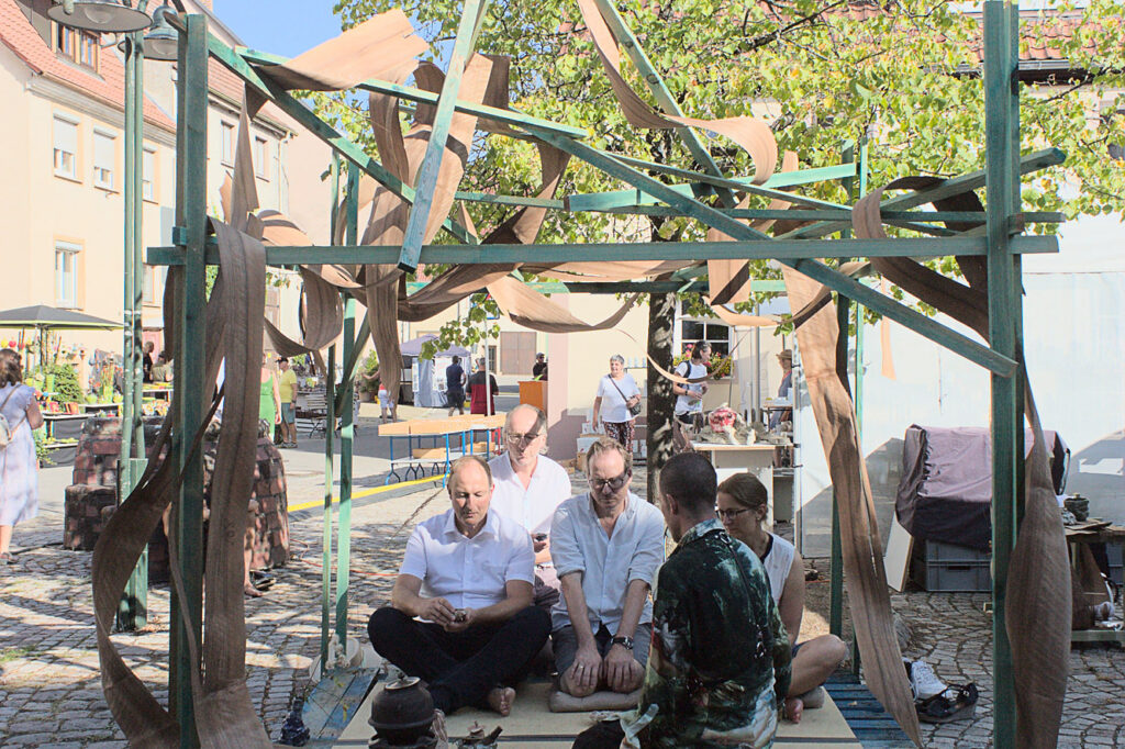 Teezeremonie auf dem Markt | Foto: Mateusz Budasz